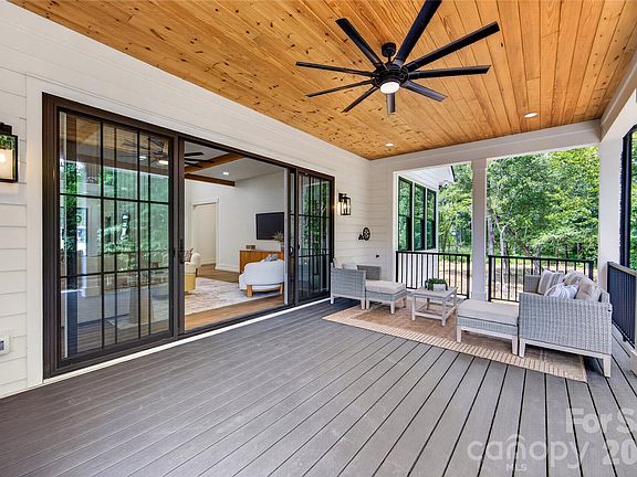 5th image of 3141 Brayland Ave