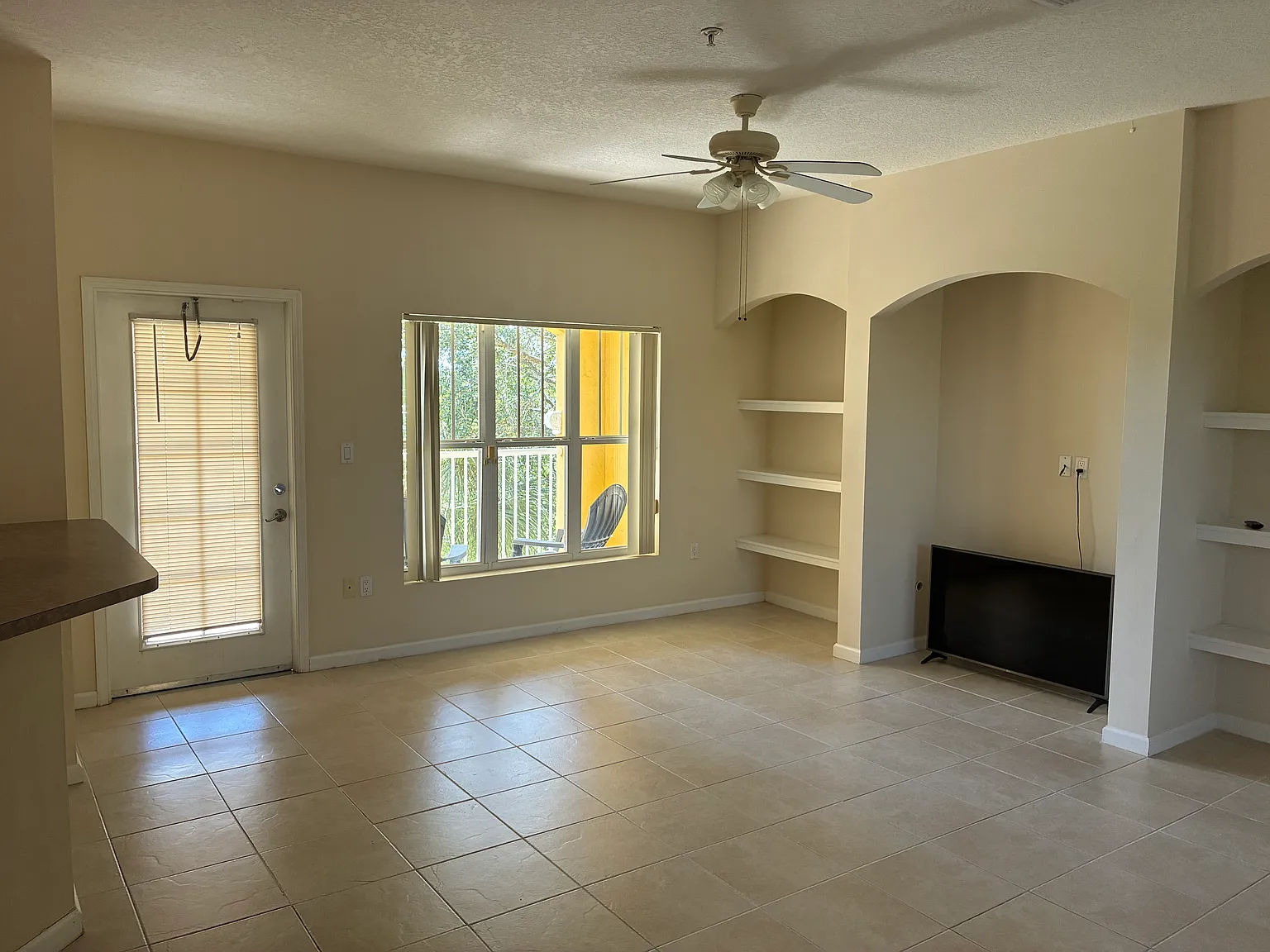 2 bed, 1471 sqft, $1,600 — Photo 4