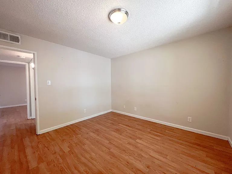 6456 18th Ave — Photo 20