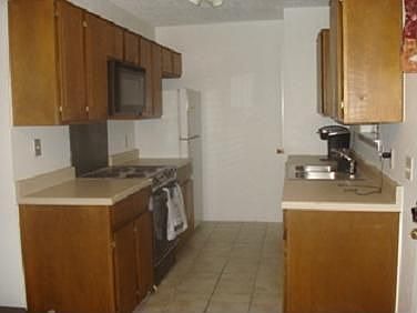 2nd image of 410 Hopkins Ave