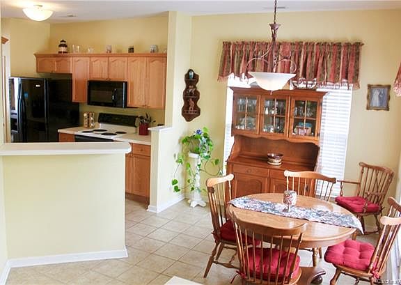 3rd image of 8036 Sapwood Ct