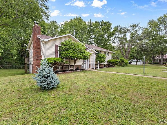 2nd image of 404 Helber Dr