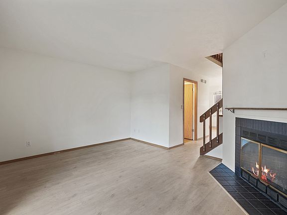 5th image of 7941 Lexington Park Dr