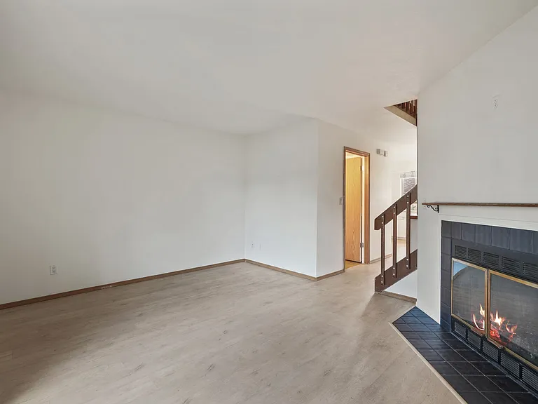 7941 Lexington Park Dr — Photo 5