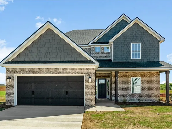 2955 Wyndham Village Dr, Opelika, AL 36804