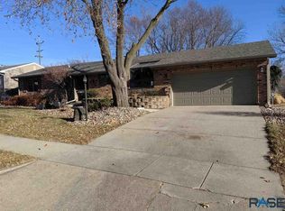 2604 S Lyndale Ave, Sioux Falls, SD 57105