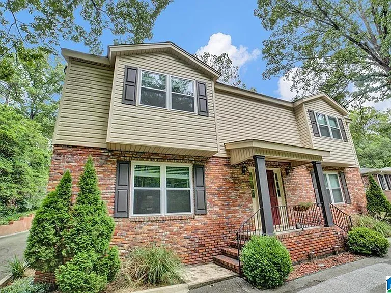 1506 Al Seier Rd — Photo 1