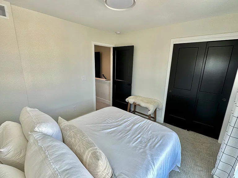 Bedroom 2 - sliding closet doors