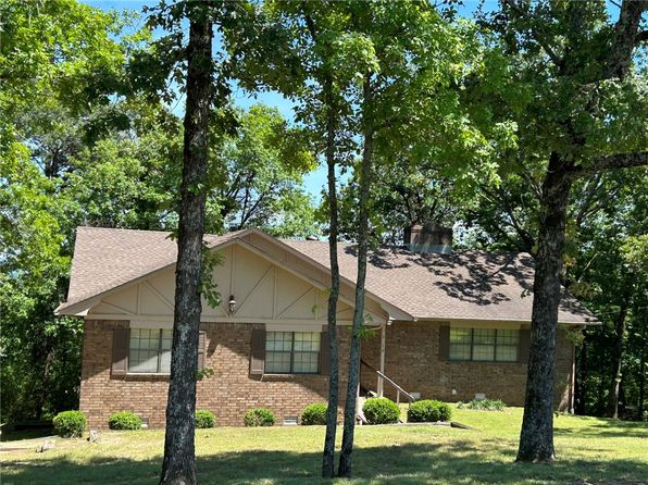 1214 Hilltop Dr, Russellville, AR 72802