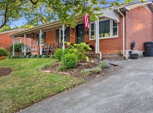 1044 Elmendorf Dr, Lexington, KY 40517
