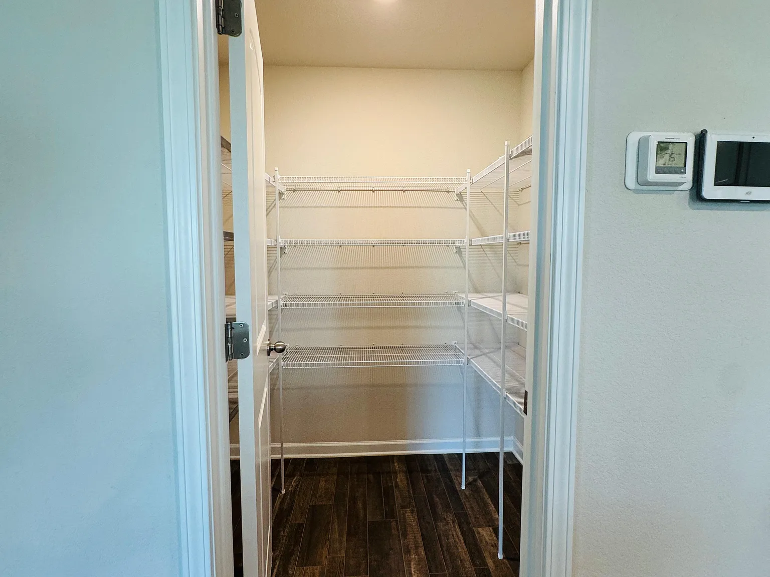 5 bed, 2805 sqft, $2,395 — Photo 4