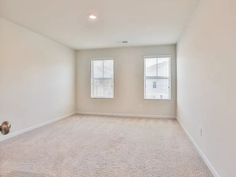 1020 Point Place Dr — Photo 14