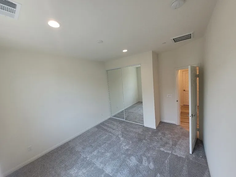 8386 Yosemite St — Photo 15