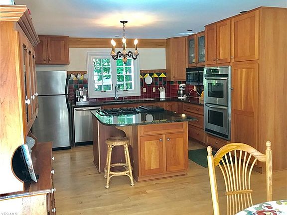 3rd image of 2002 McClaren Ln