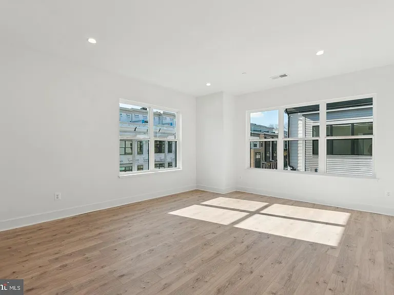 2106 Tysons Ridgeline Rd — Photo 16