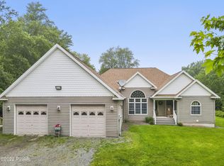 25 Orchard Rd, Honesdale, PA 18431