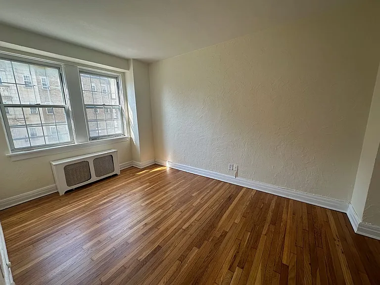 New King Edward Apartments — Photo 296