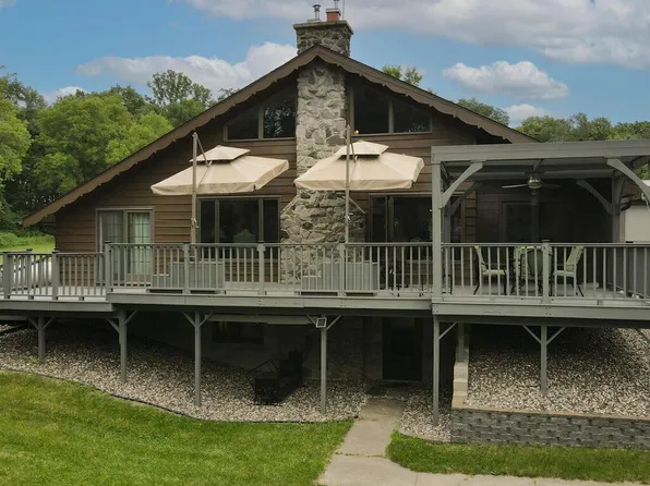 24203 Oday Ave, Hutchinson, MN 55350