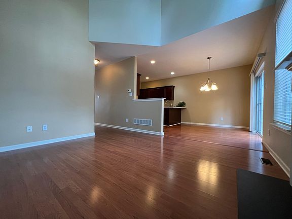 3rd image of 609 Freedom Way