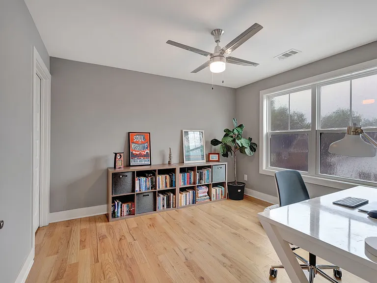 2038 Straightway Ave — Photo 3