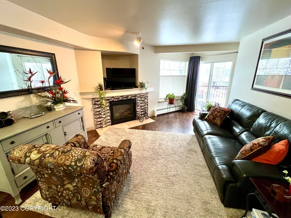 6109 Debarr Rd Unit 104, Anchorage, AK 99504
