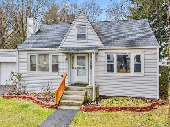 108 Martha Rd, Vestal, NY 13850