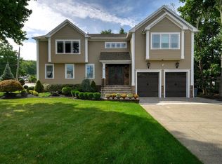 6 Rolling Hills Dr, Wayne, NJ 07470