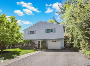 85 Hardenburgh Ave, Demarest, NJ 07627