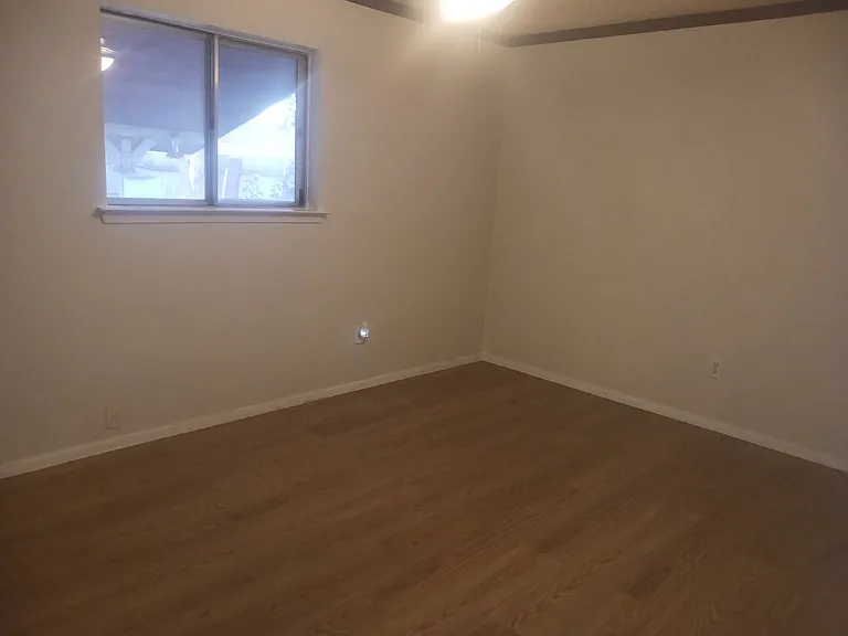 350 Forrest Hill Ln — Photo 5