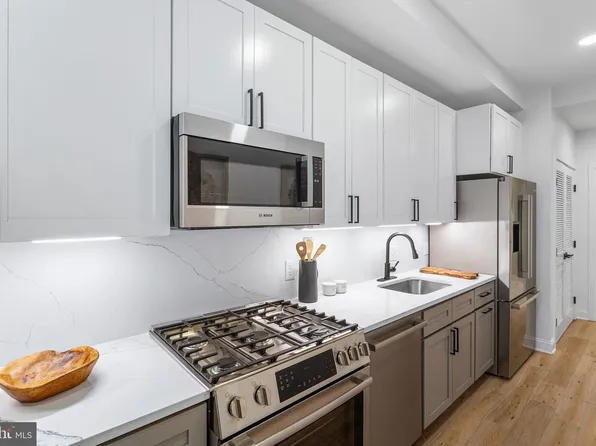 1229 King St #201, Alexandria, VA 22314