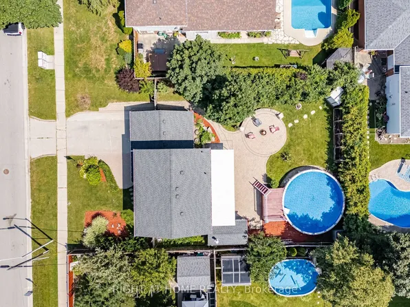 4 Rosefield Dr, Halton Hills, ON L7G 4R1