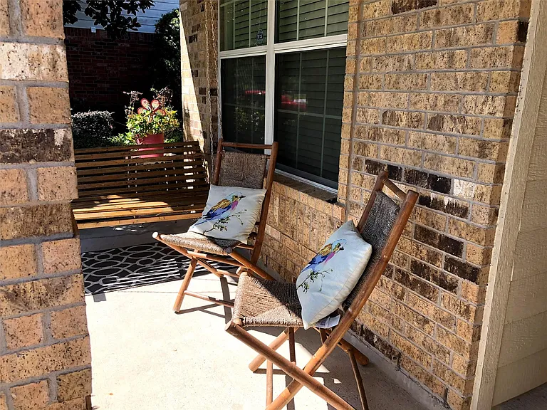 4611 Pin Oak Creek Ln — Photo 3