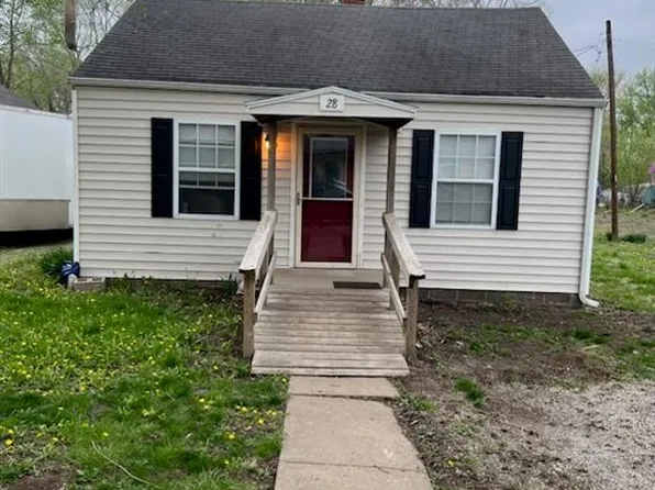 28 N Hudson St, Buckner, MO 64016
