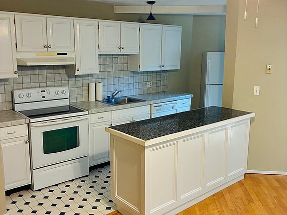 2nd image of 85 River Road #E8