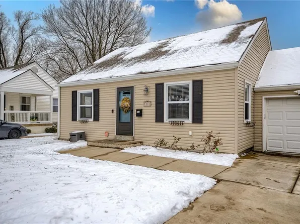 8100 Summit St, Kansas City, MO 64114