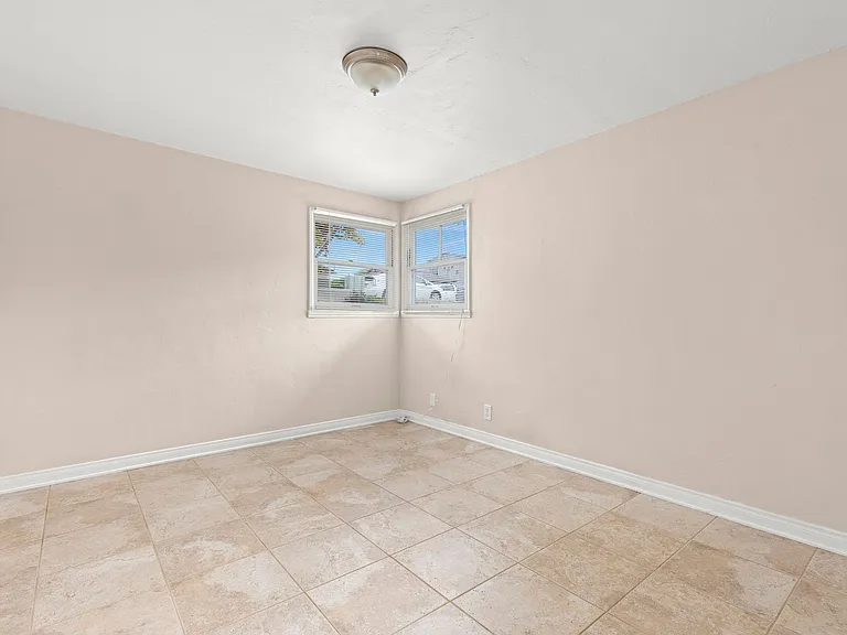 Carlsbad Blvd (Single Story Duplex) — Photo 13