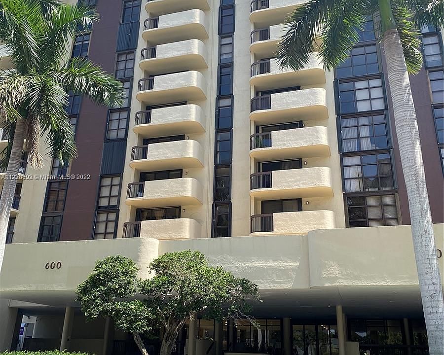 1st image of 600 Biltmore Way APT 1116