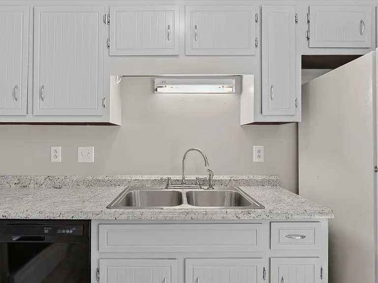 2831 Teakwood Dr — Photo 13