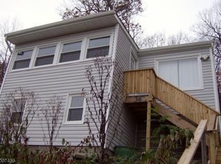 36 W Shore Trl, Stockholm, NJ 07460