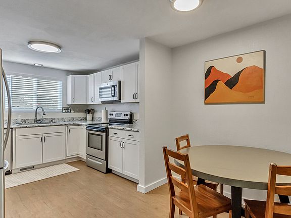 5th image of 2065 California Ave APT B