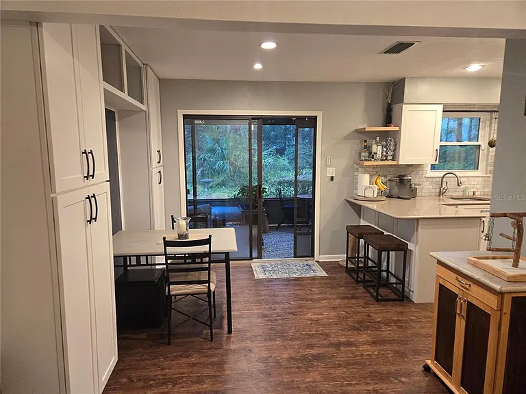 7605 SW 7th Pl — Photo 5