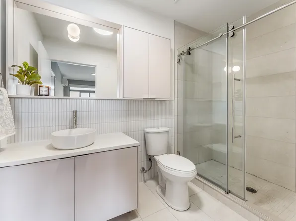 873 Communipaw Avenue image 10 of 90