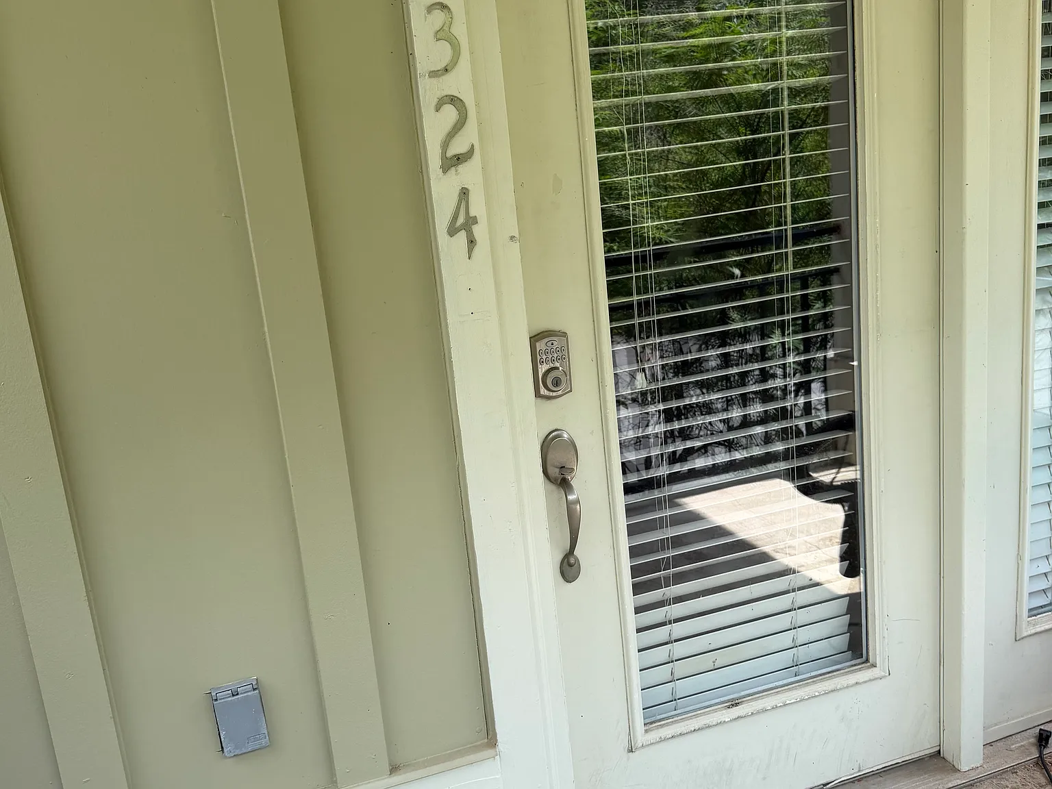 3 bed, 1444 sqft, $1,950 — Photo 1