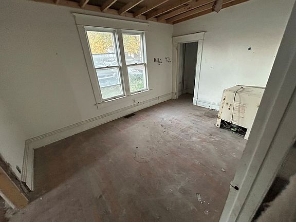 4th image of 507 W Clinton Ave