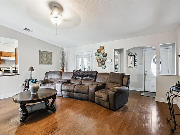 4th image of 7563 Briarheath Dr