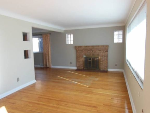 2nd image of 5413 Gresham St