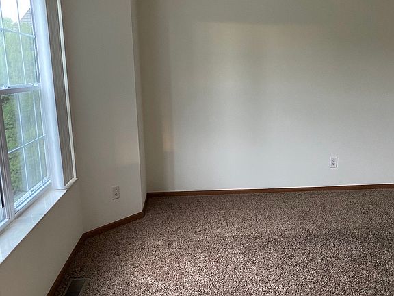 2nd image of 321 W 1st Ave