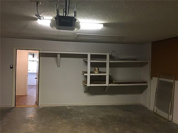 3rd image of 621 Heather Knoll Dr