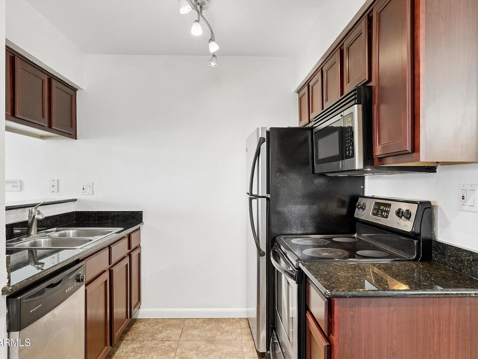 1 bed, 1.0 bath, 750 sqft, $1,299 — Photo 3
