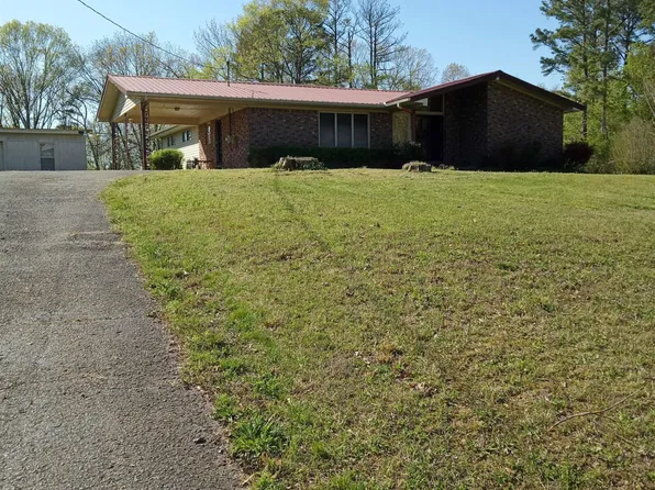 2122 Old Decaturville Rd, Parsons, TN 38363